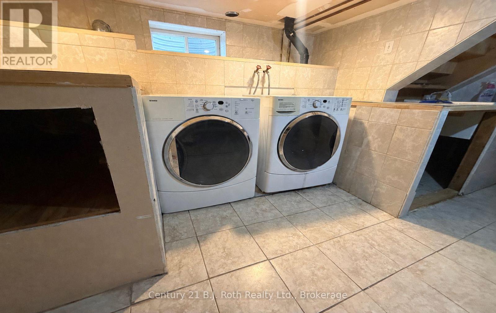100 Cameron Street Property Photo 11