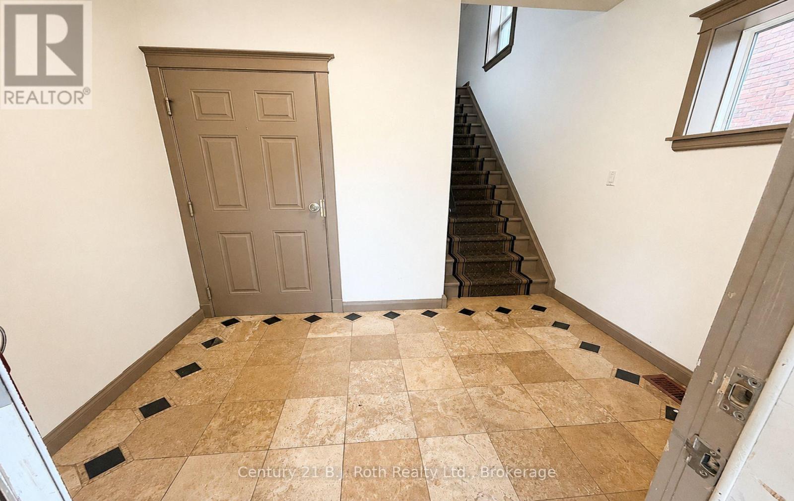 100 Cameron Street Property Photo 24