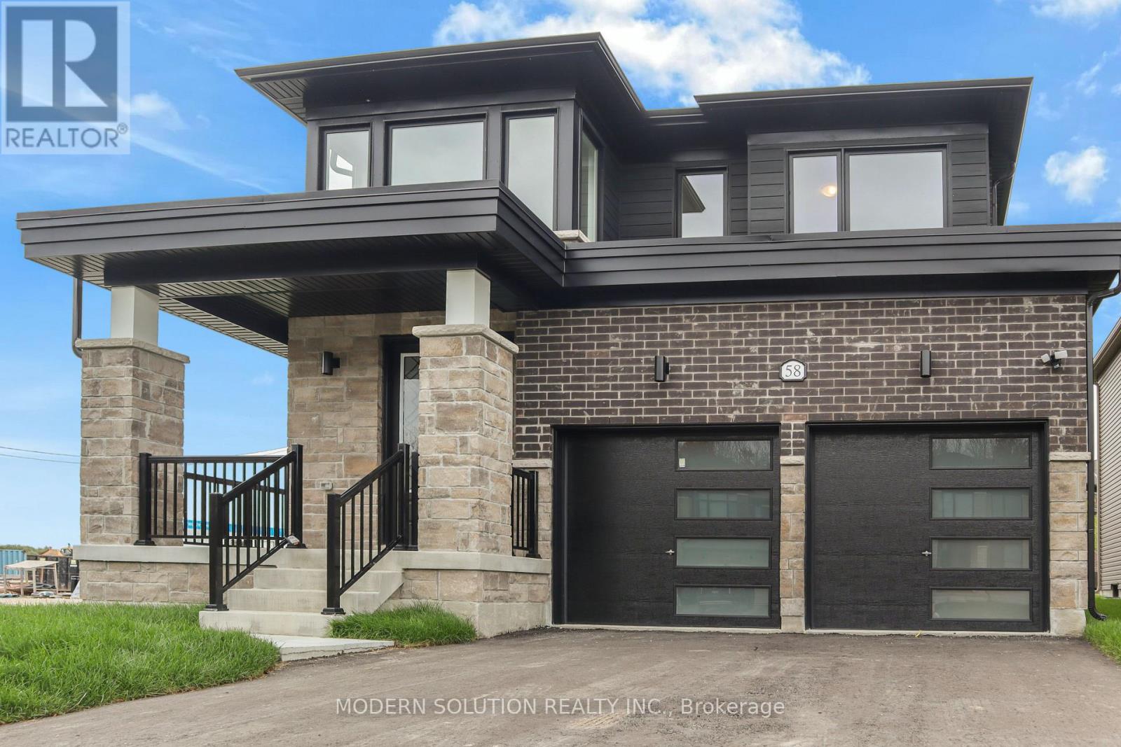 58 Del Ray Crescent Property Photo 2
