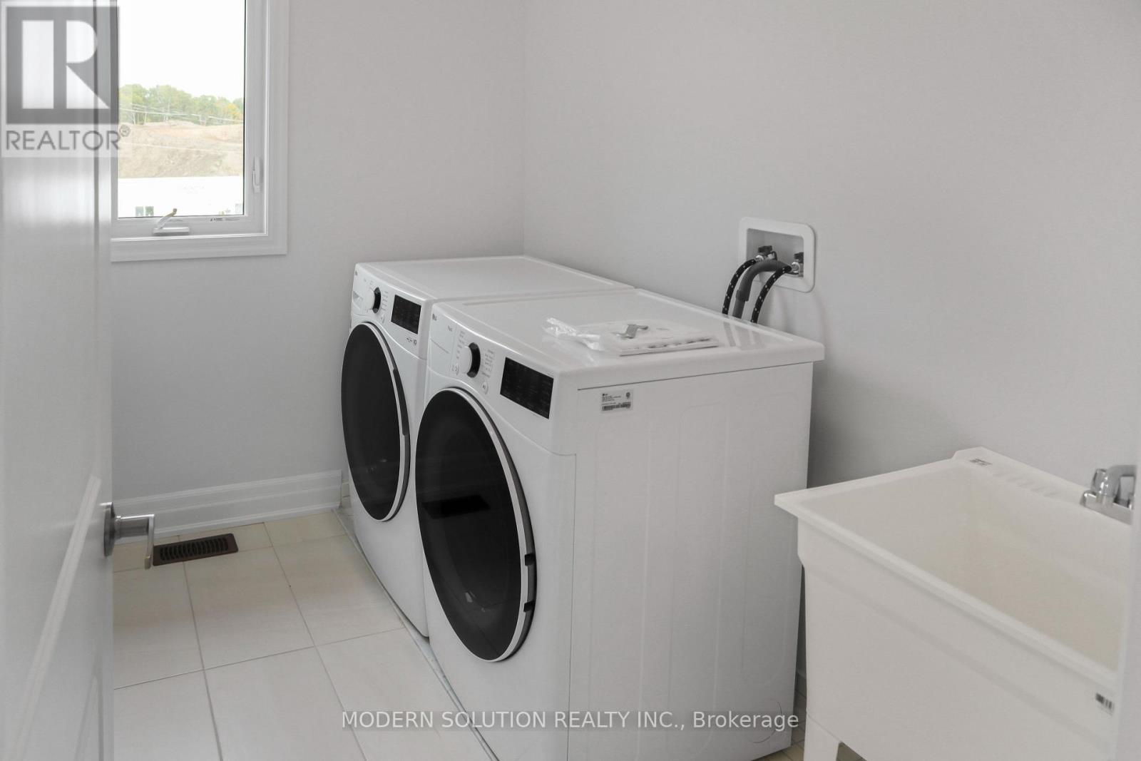 58 Del Ray Crescent Property Photo 12