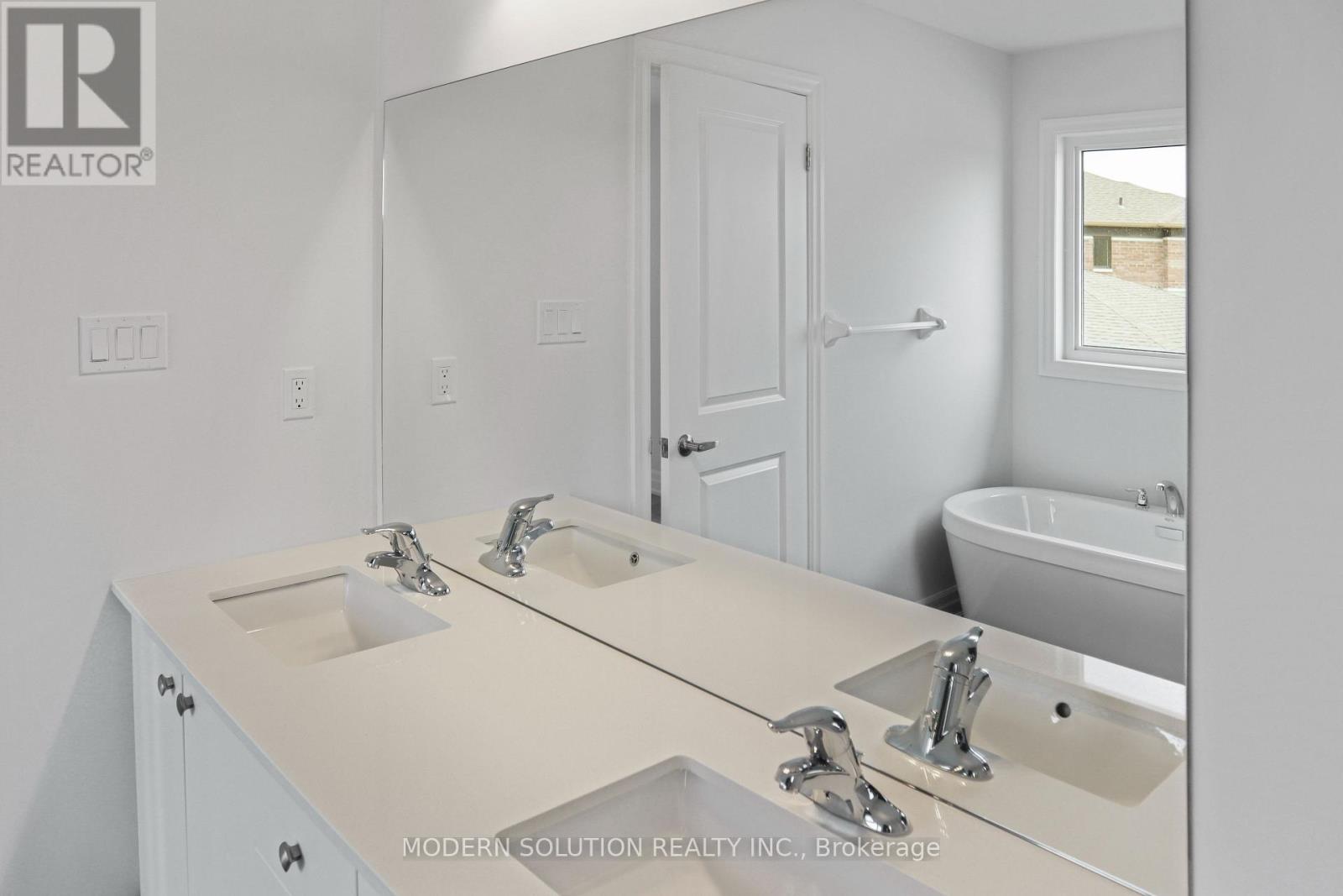 58 Del Ray Crescent Property Photo 14