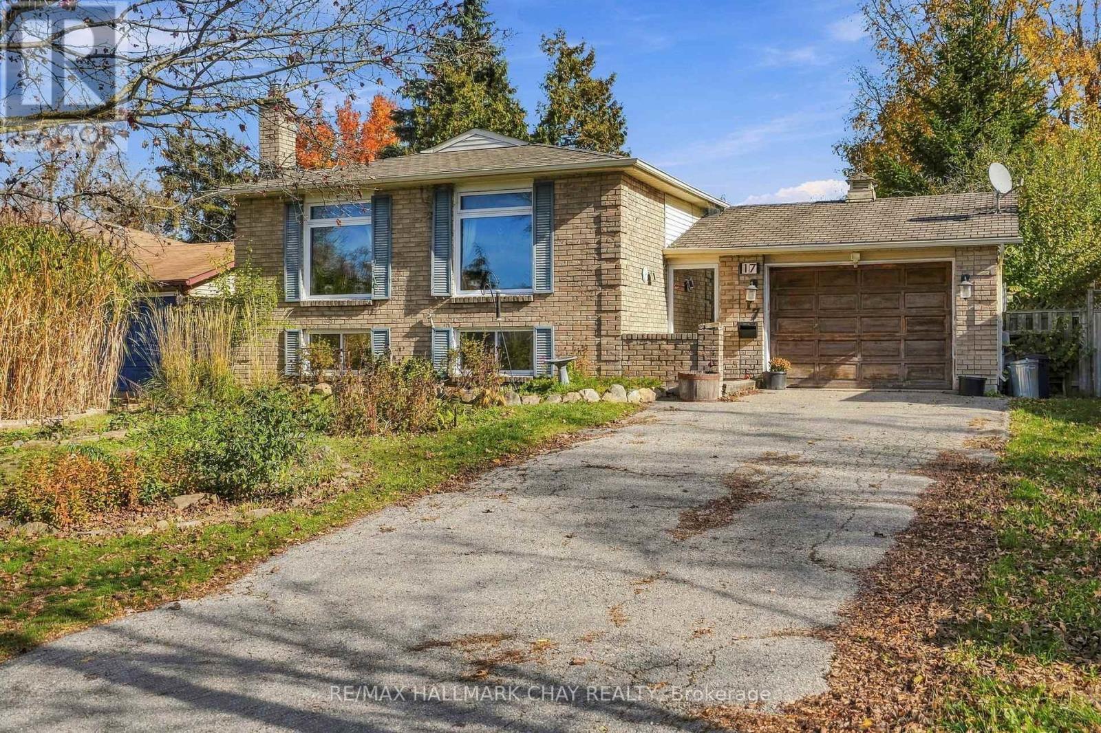 17 Wells Crescent Property Photo 1