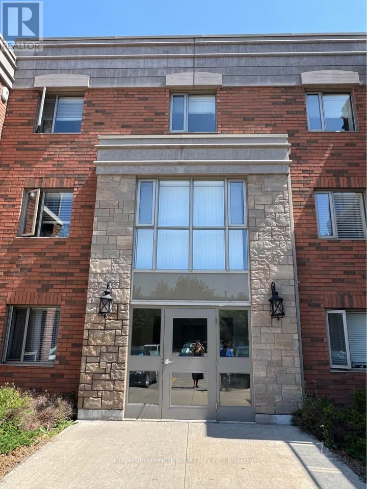 405 - 496 Yonge Street Property Photo 2