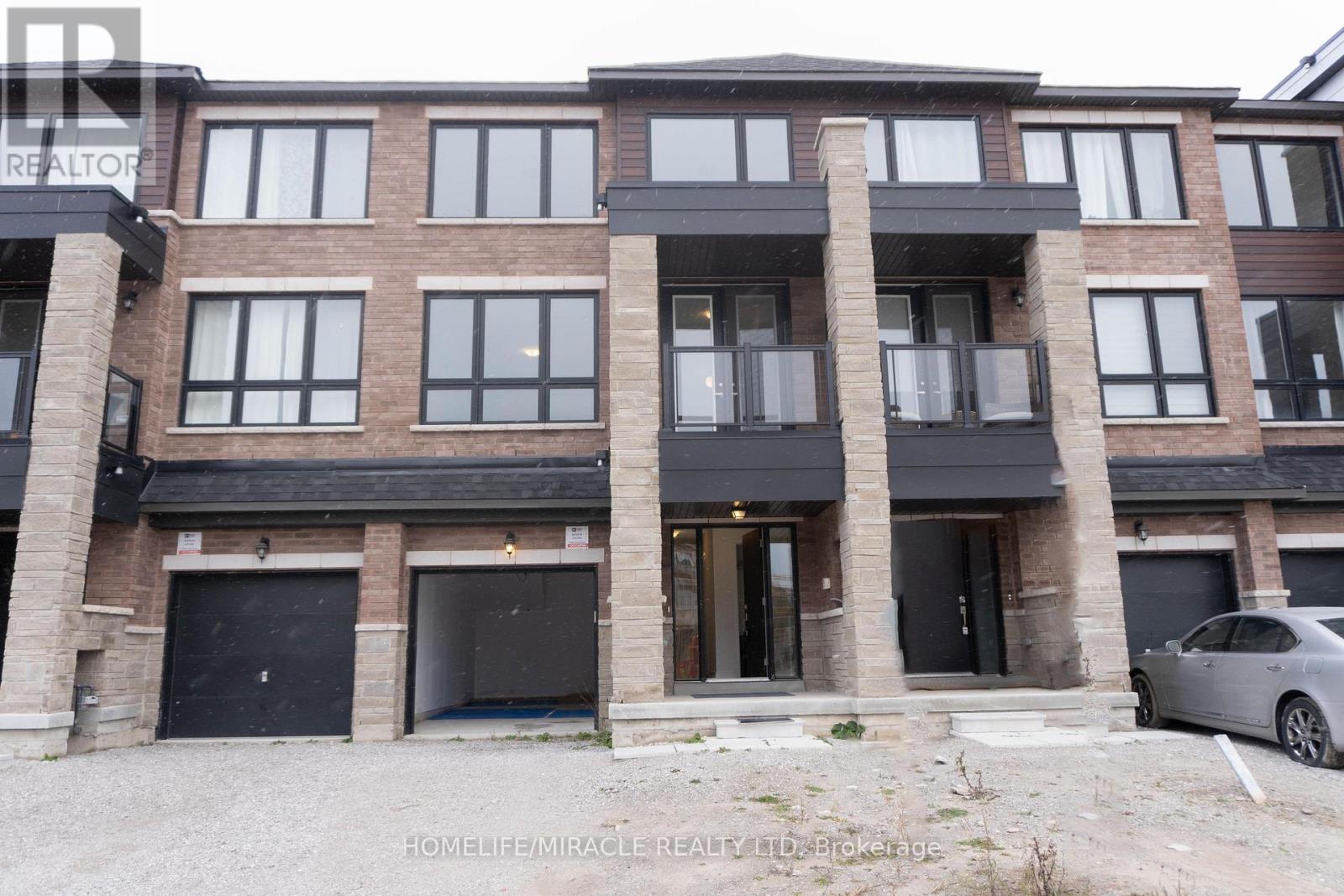 60 BLUE FOREST CRESCENT Property Photo 1