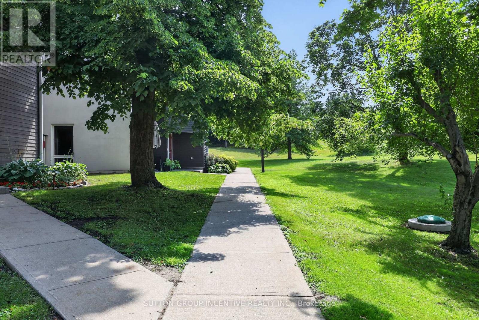 224 - 1102 Horseshoe Valley Road W Property Photo 4