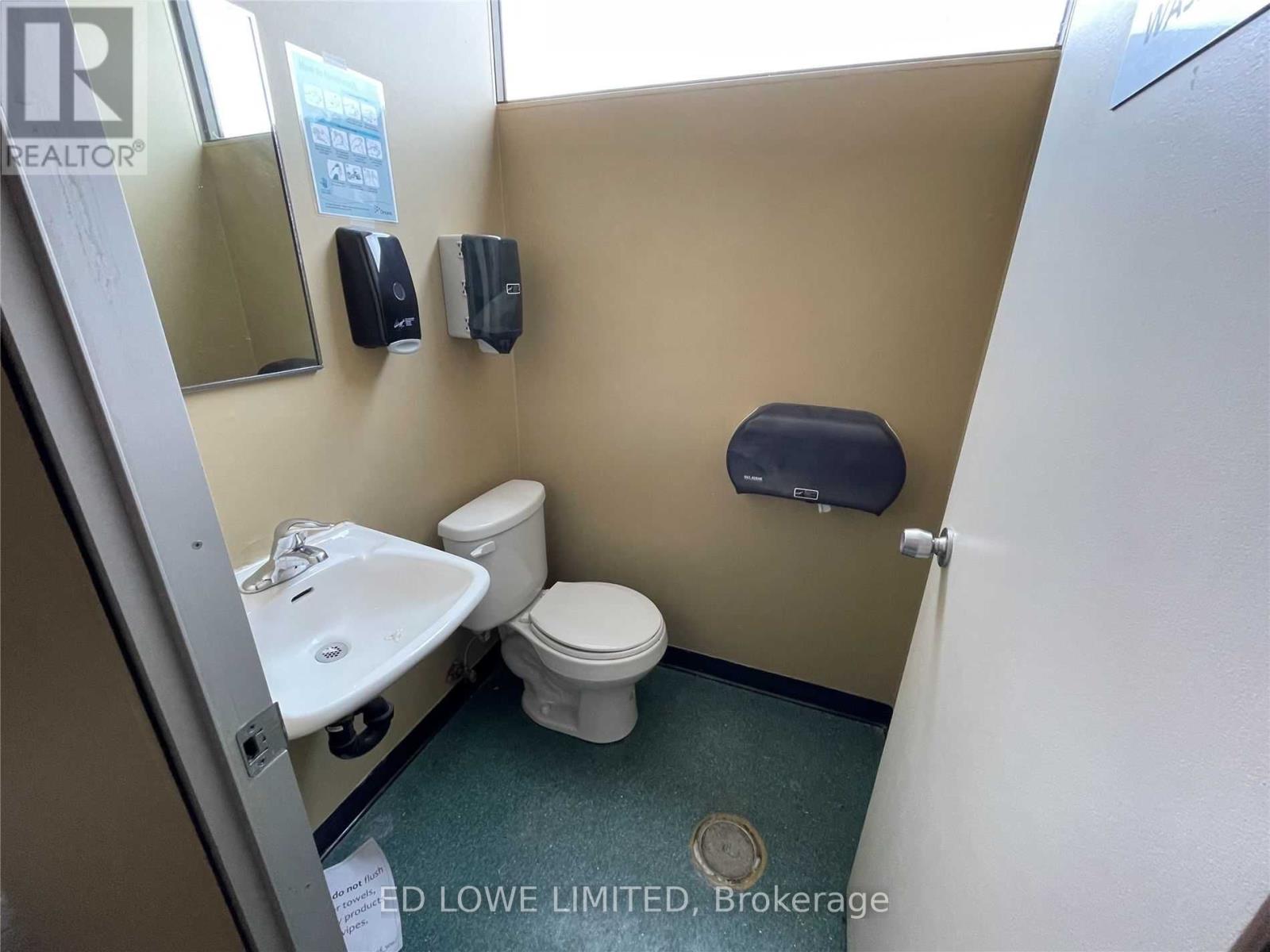 115 - 121 Wellington Street W Property Photo 3
