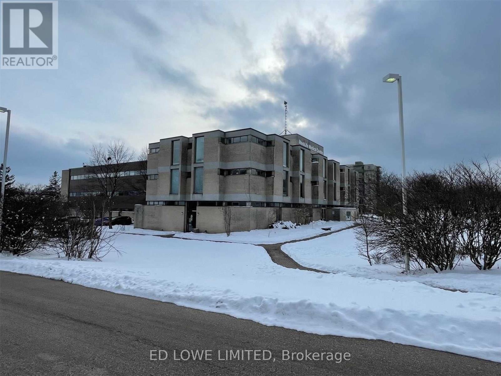 115 - 121 Wellington Street W Property Photo 15