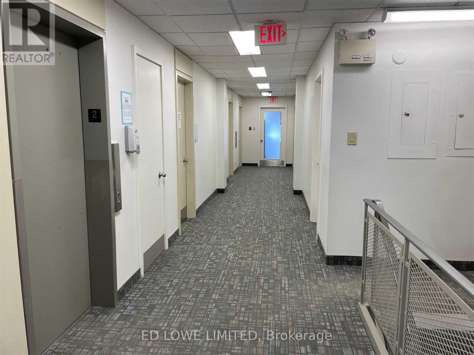200 - 121 Wellington Street W Property Photo 5