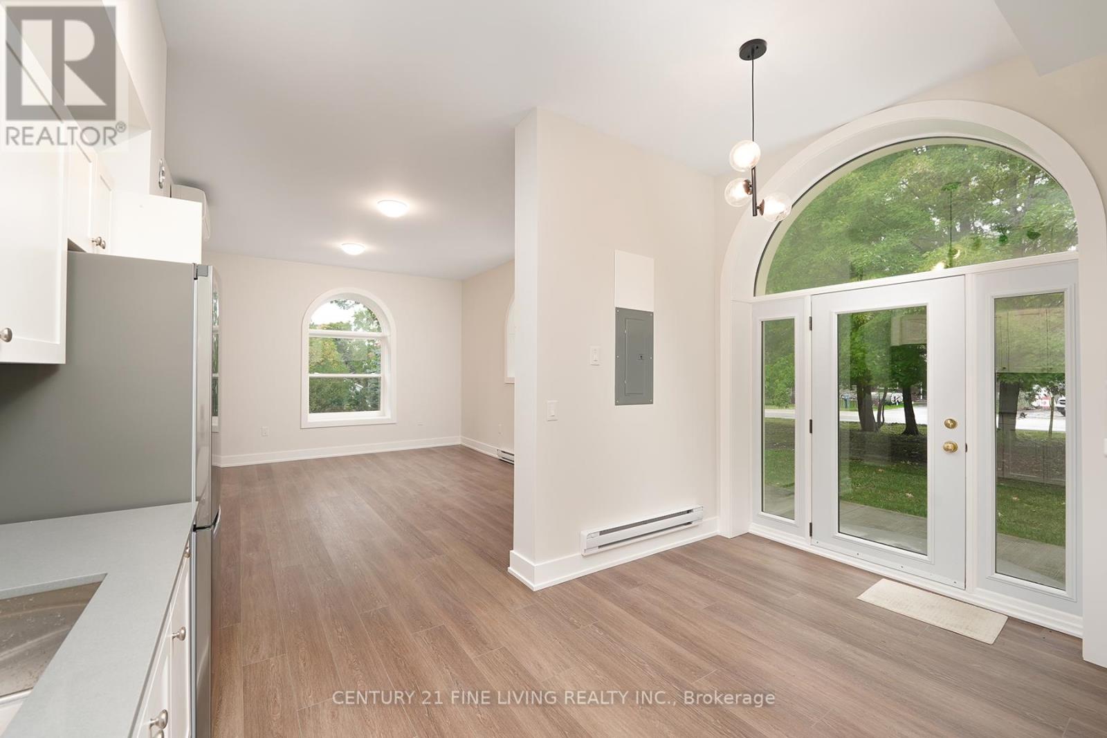 1614 Ridge Road E Property Photo 10