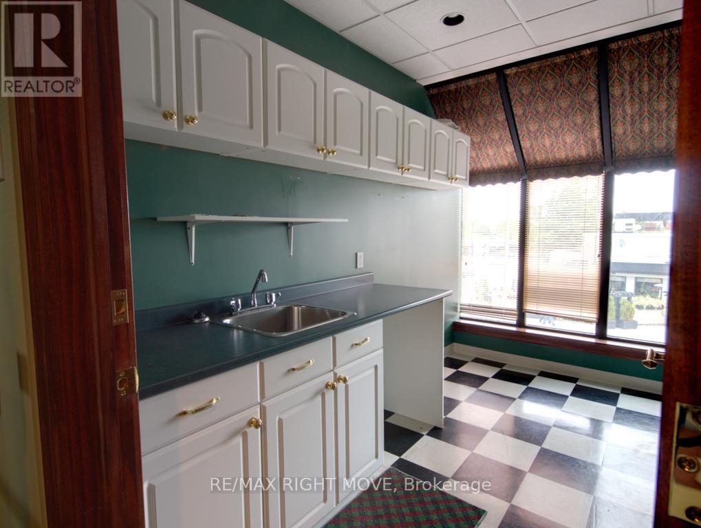 3 - 19 Front Street Property Photo 7