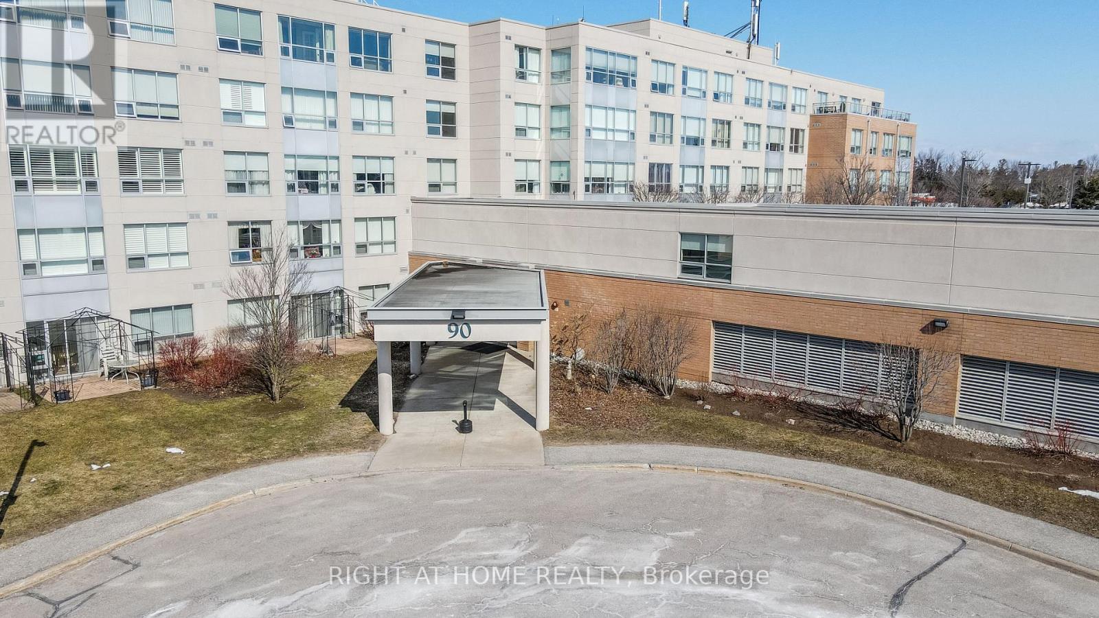 417 - 90 Dean Avenue Property Photo 1