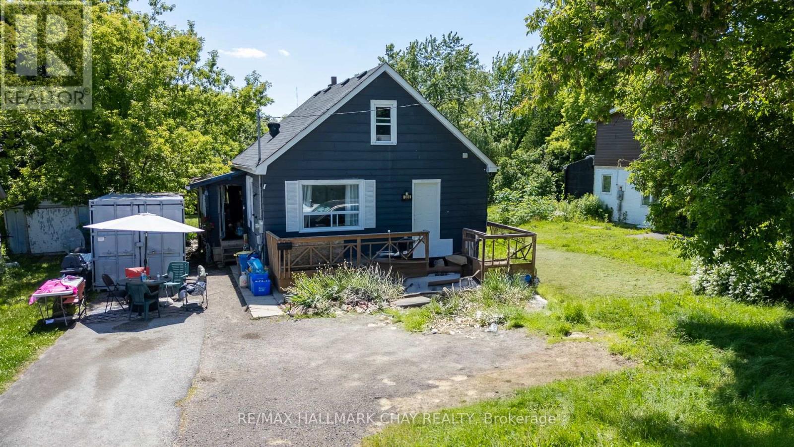 374 Yonge Street Property Photo 8