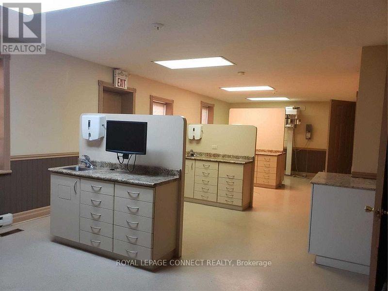 4570 Penetanguishene Road Property Photo 13
