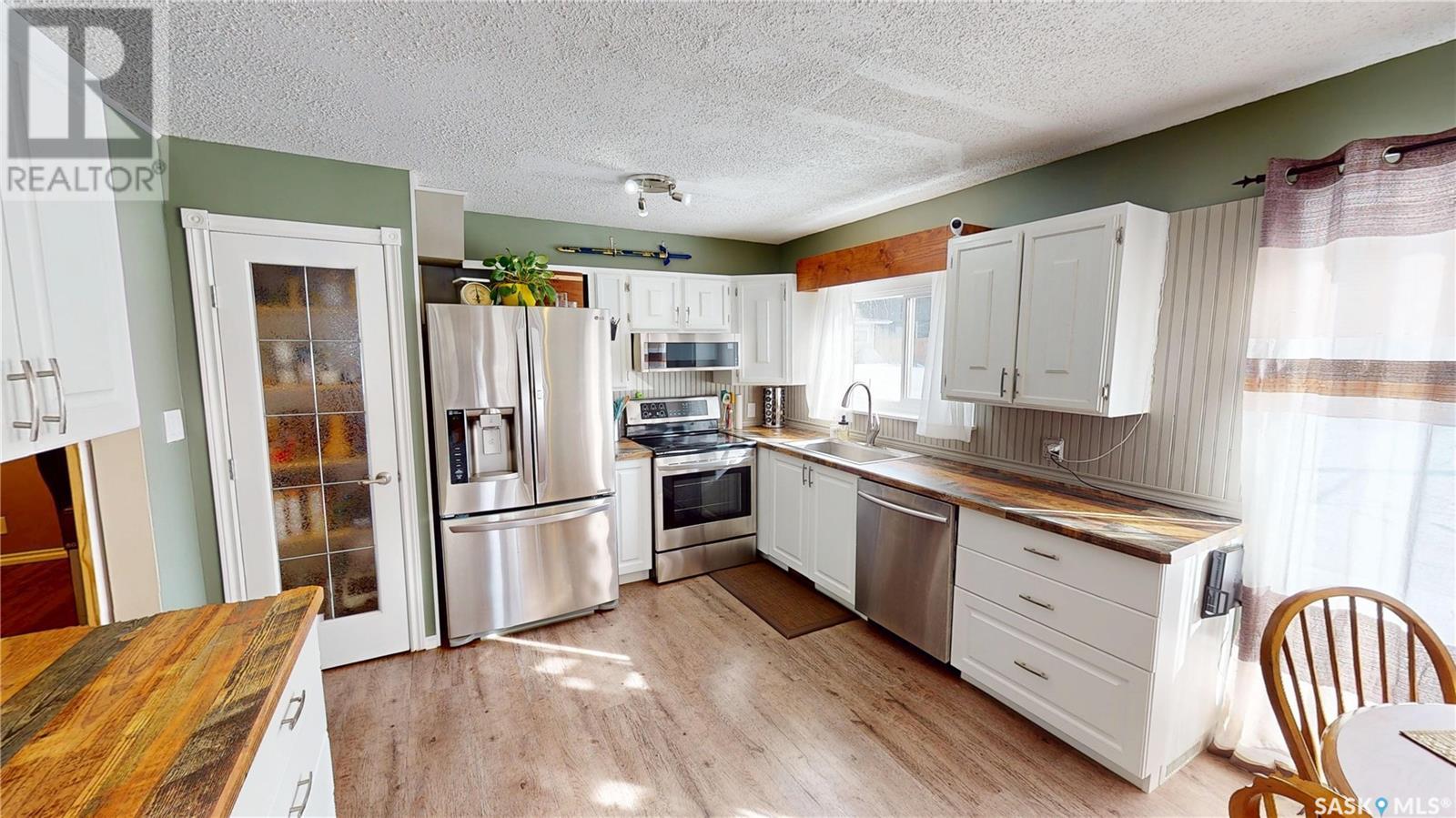 41 Hiawatha Street Property Photo 6