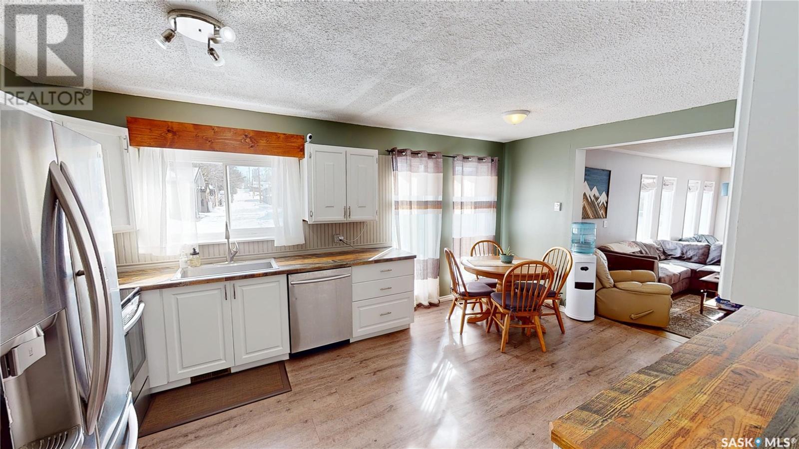 41 Hiawatha Street Property Photo 8