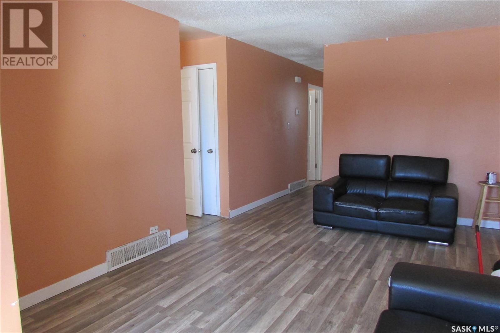 20-24 Empress Drive Property Photo 4