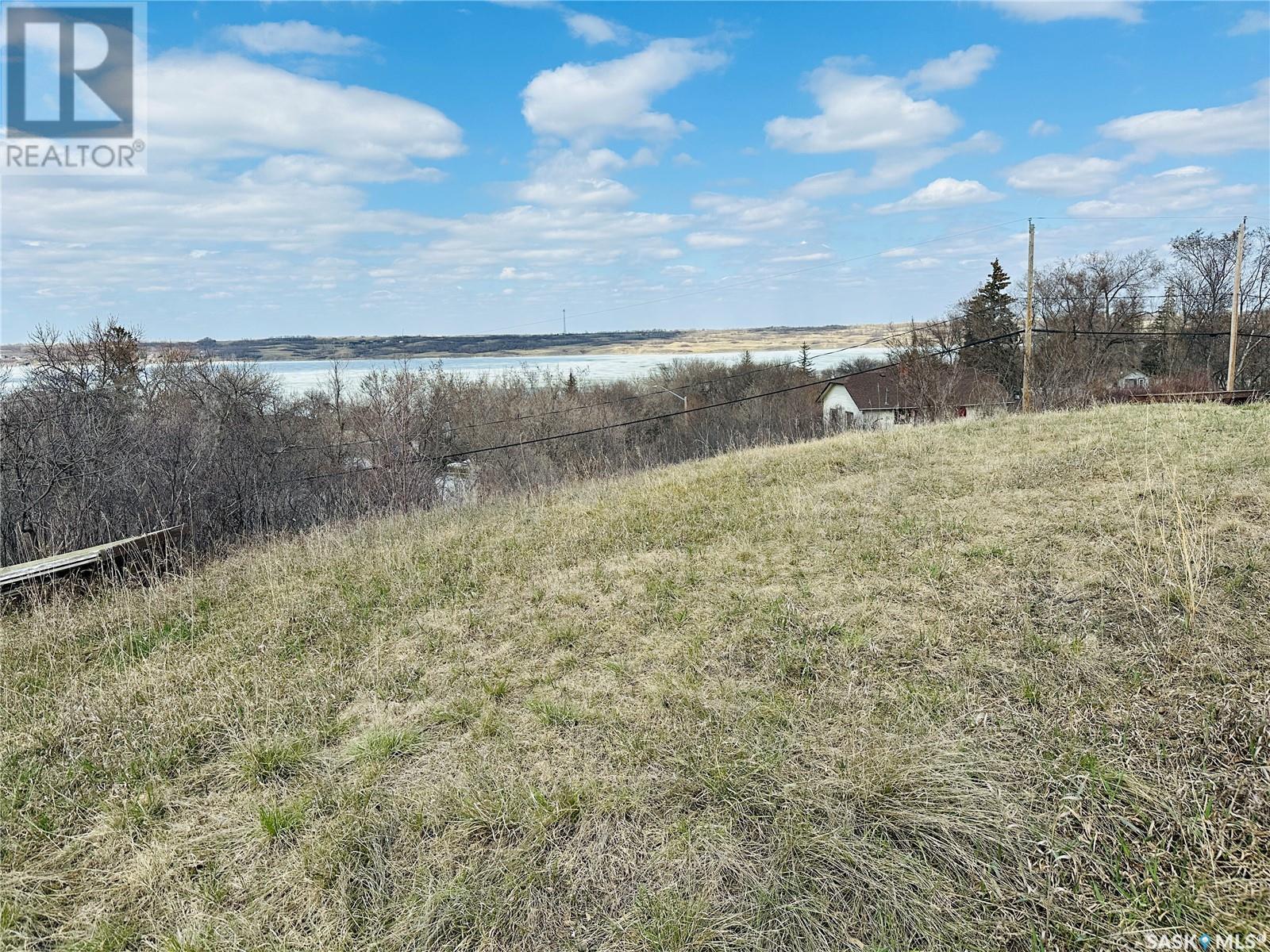 338 Green Avenue Property Photo 5