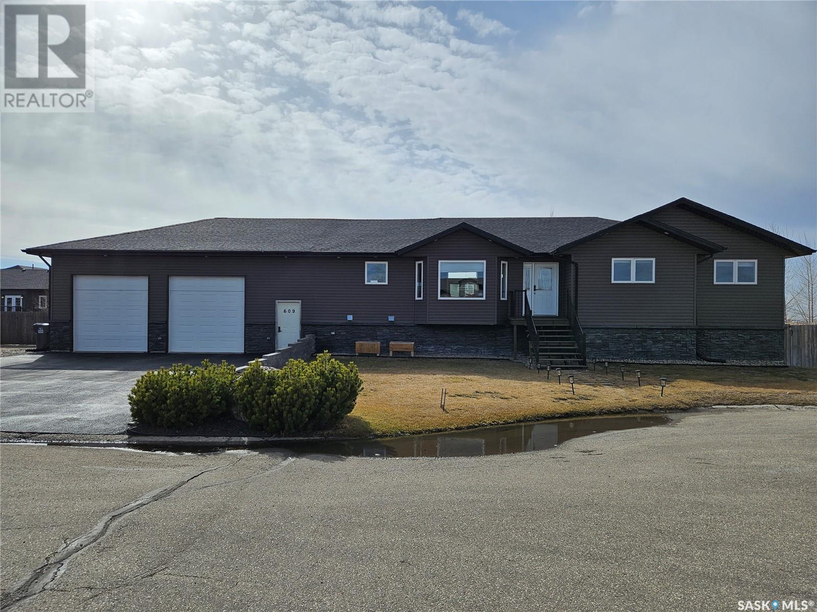 609 Fairview STREET
