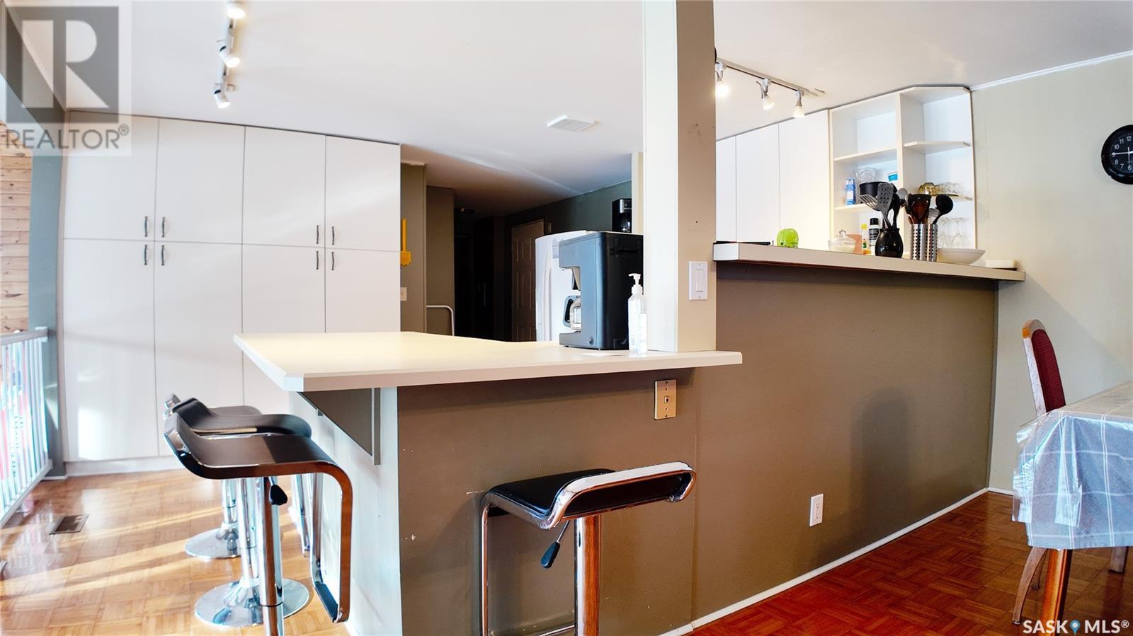 671-681 Aqualane Avenue Property Photo 11