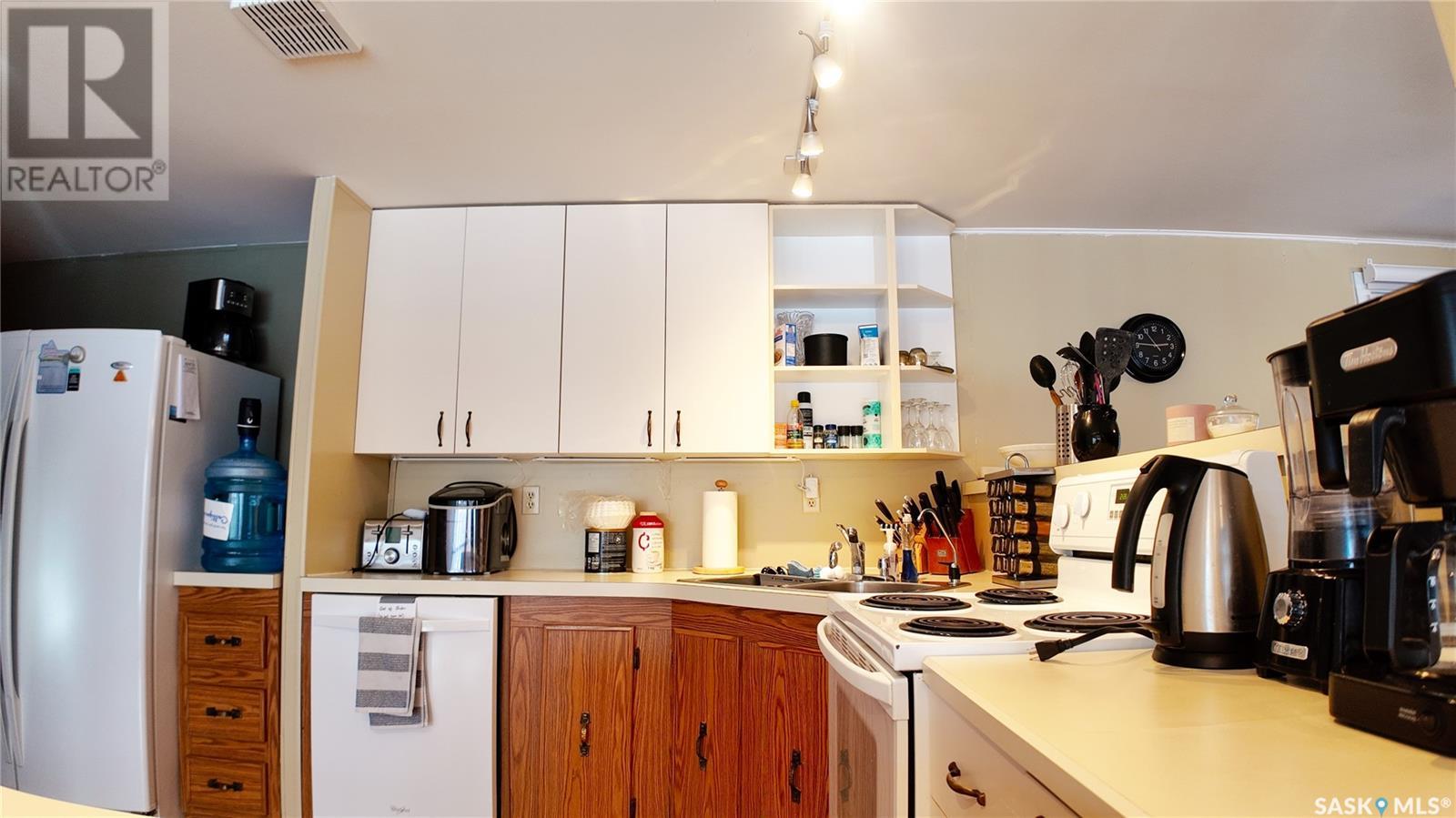671-681 Aqualane Avenue Property Photo 14