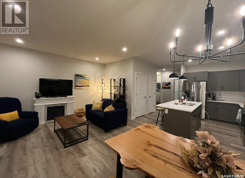 215 Skopik Crescent Property Photo 15