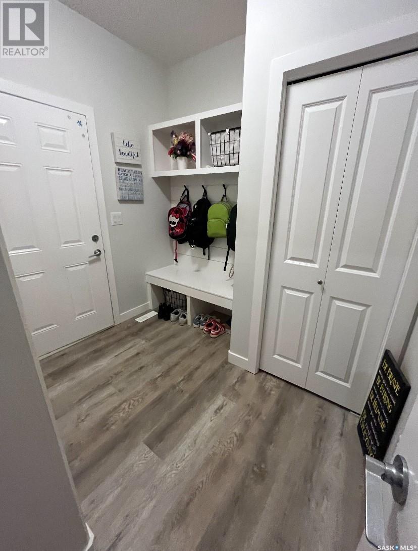 215 Skopik Crescent Property Photo 28