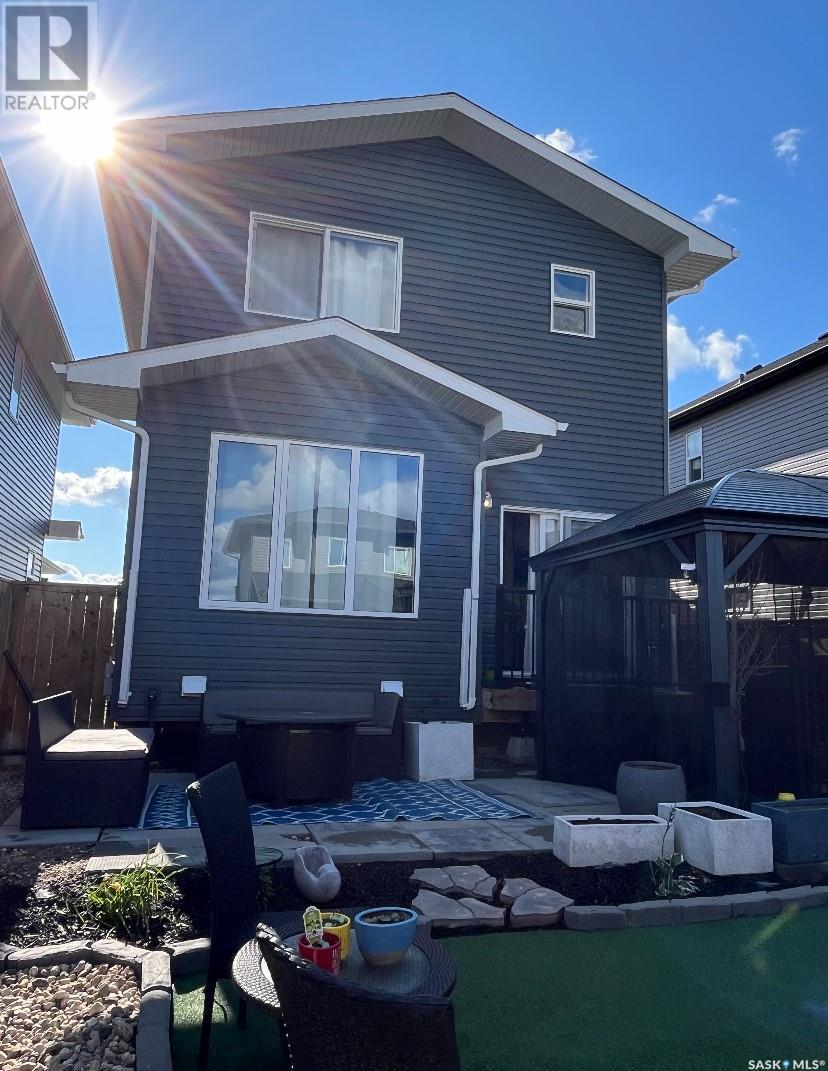 215 Skopik Crescent Property Photo 33