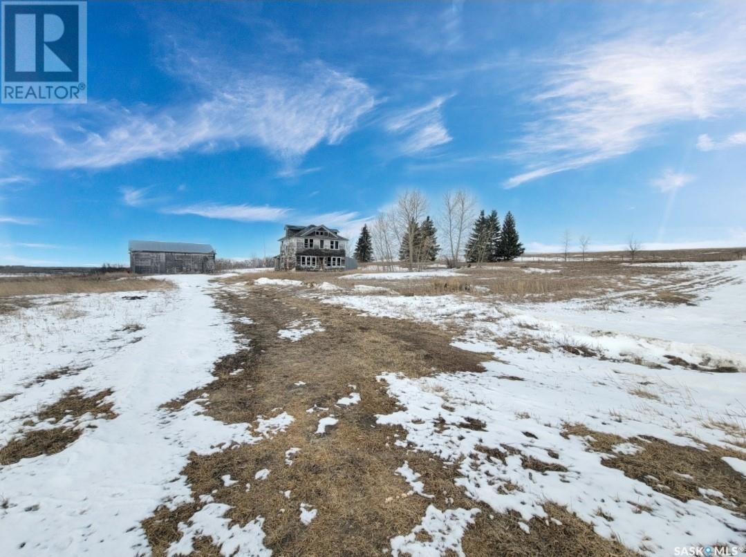 Old Bowey Homestead In The Rm Of Senlac No.411 Property Photo 1