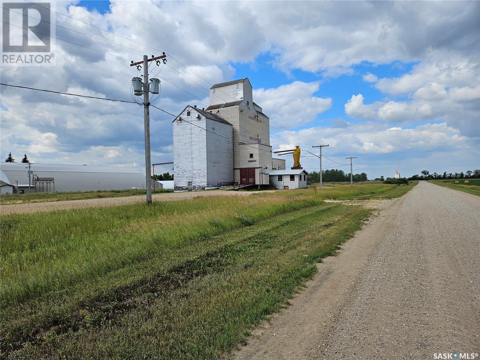 1 Harvest Road Property Photo 1