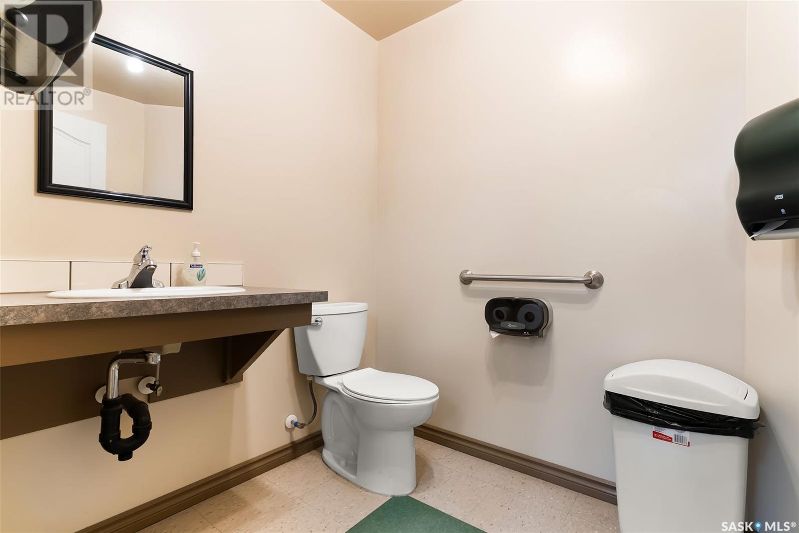 303 Railway Avenue Property Photo 15