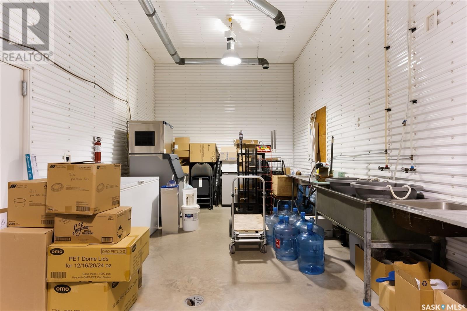 303 Railway Avenue Property Photo 16