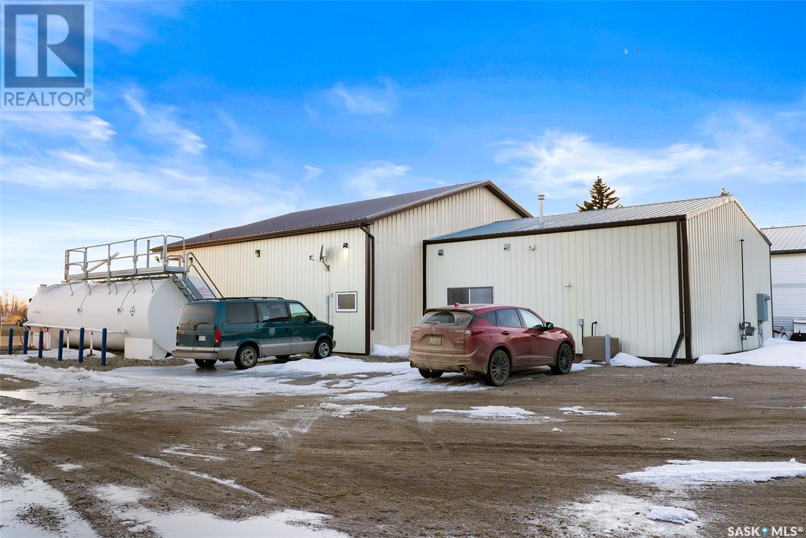 303 Railway Avenue Property Photo 25