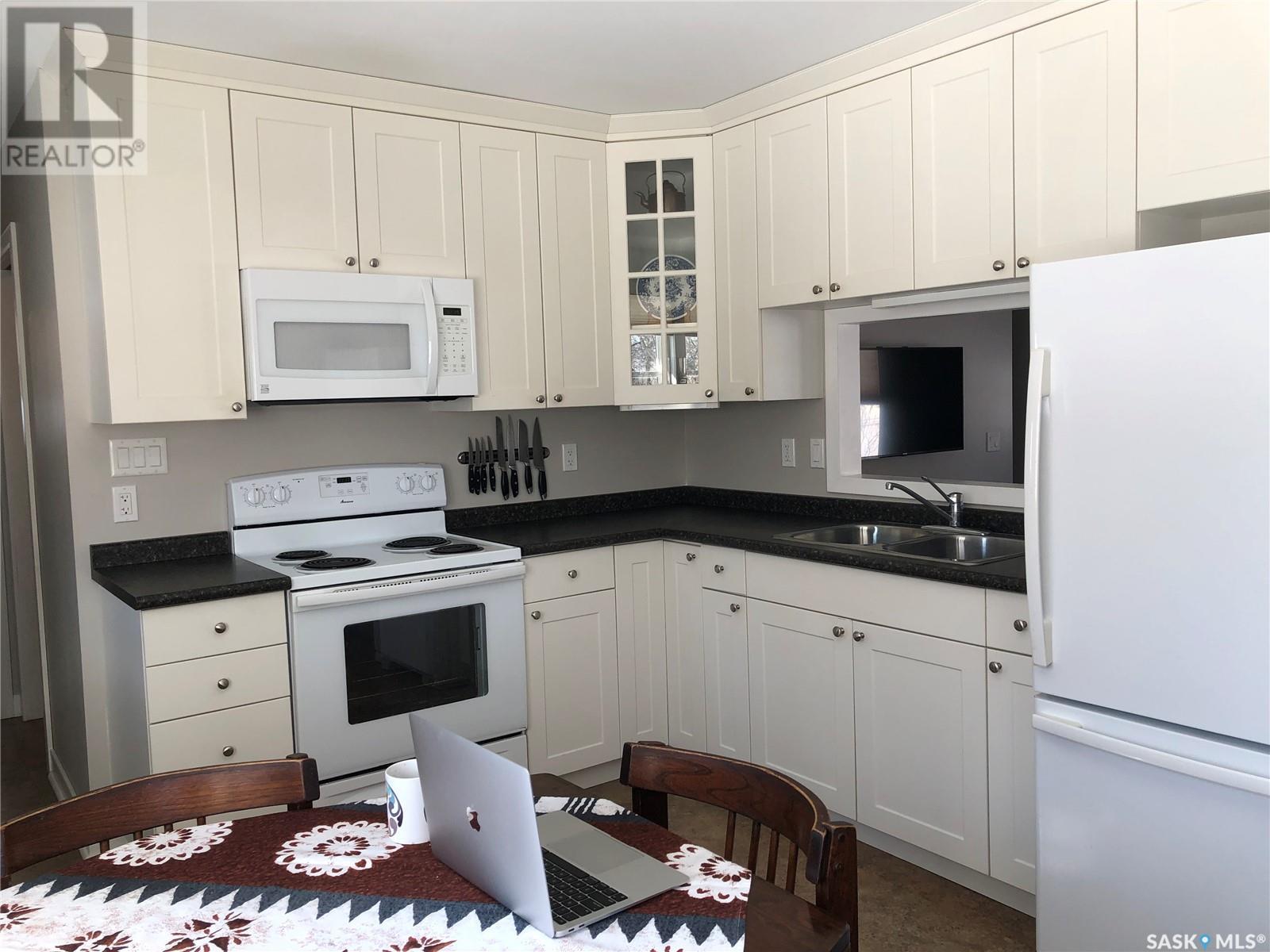 418 2nd Street Property Photo 1
