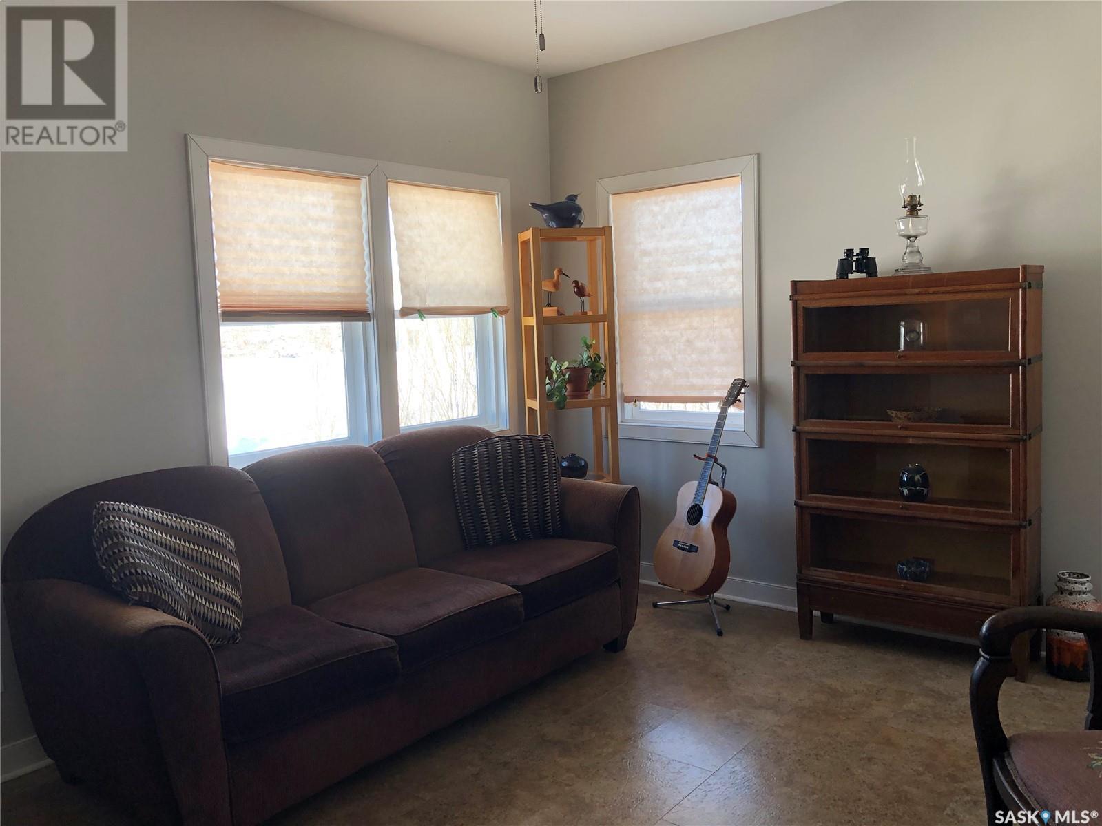 418 2nd Street Property Photo 4