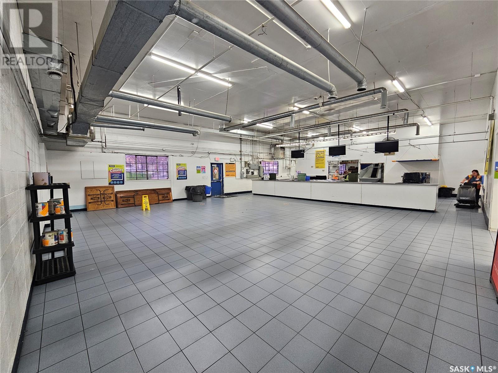 50 Manitoba Street E Property Photo 6