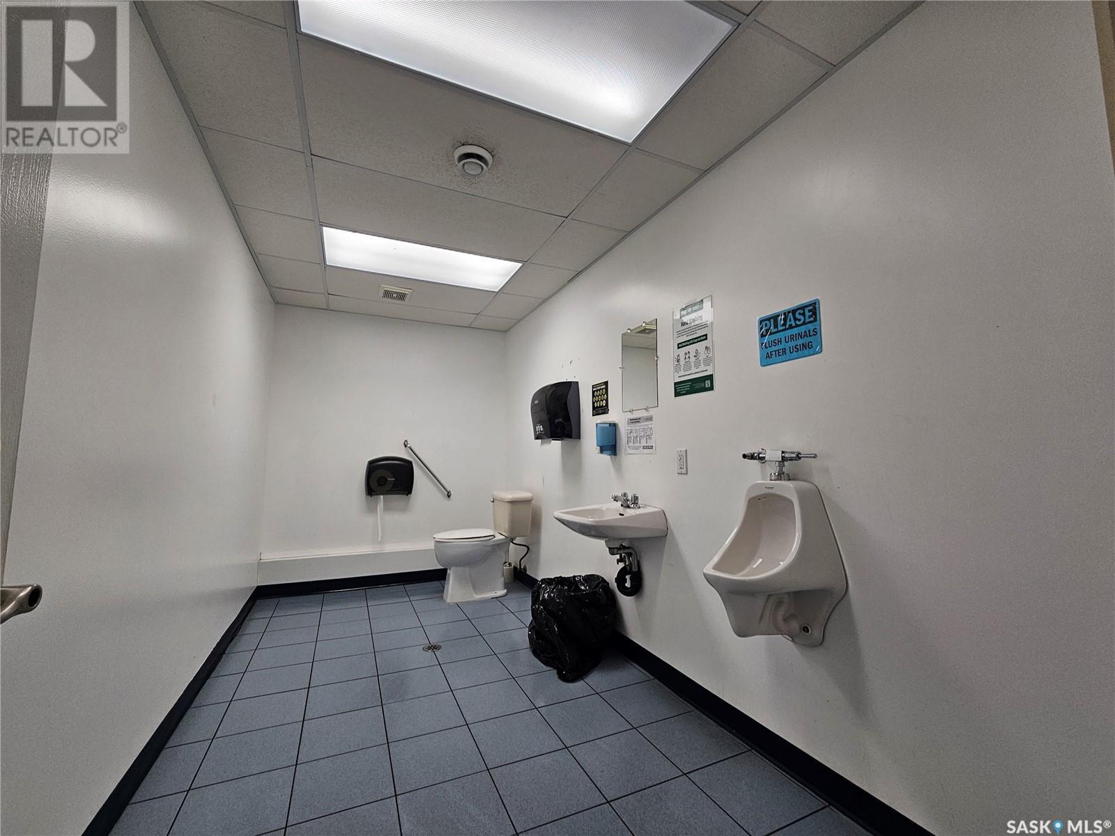 50 Manitoba Street E Property Photo 22