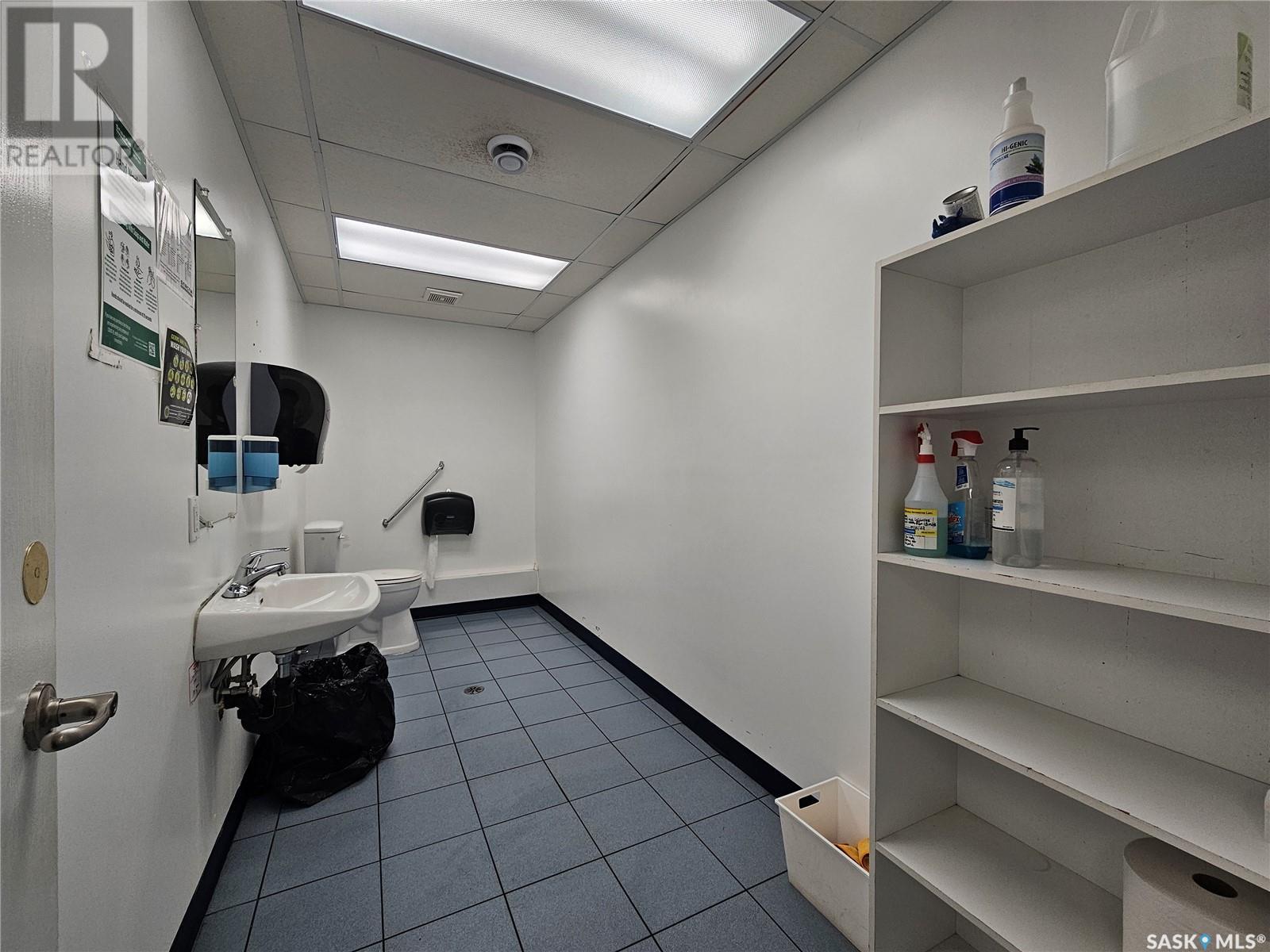 50 Manitoba Street E Property Photo 24