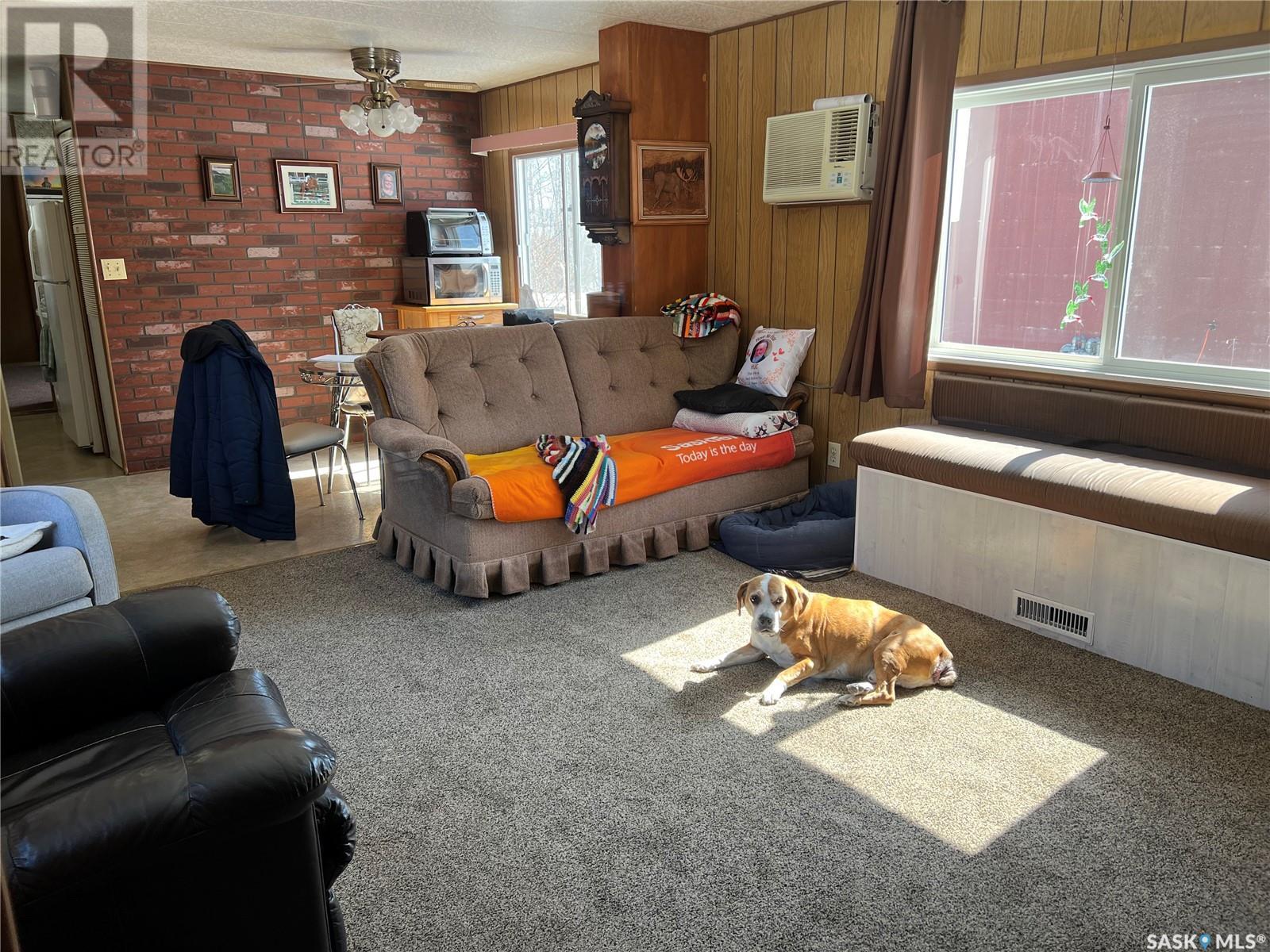 613 1st Street E Property Photo 9