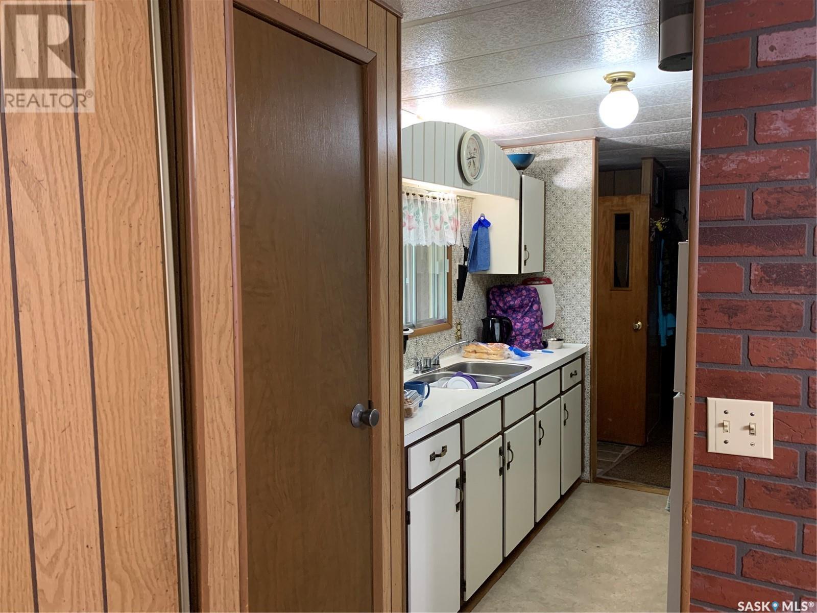 613 1st Street E Property Photo 18