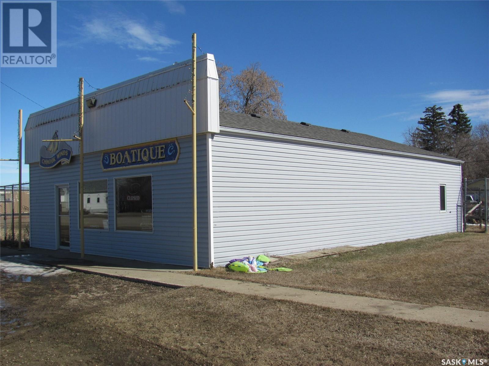 320 Saskatchewan Street Property Photo 4