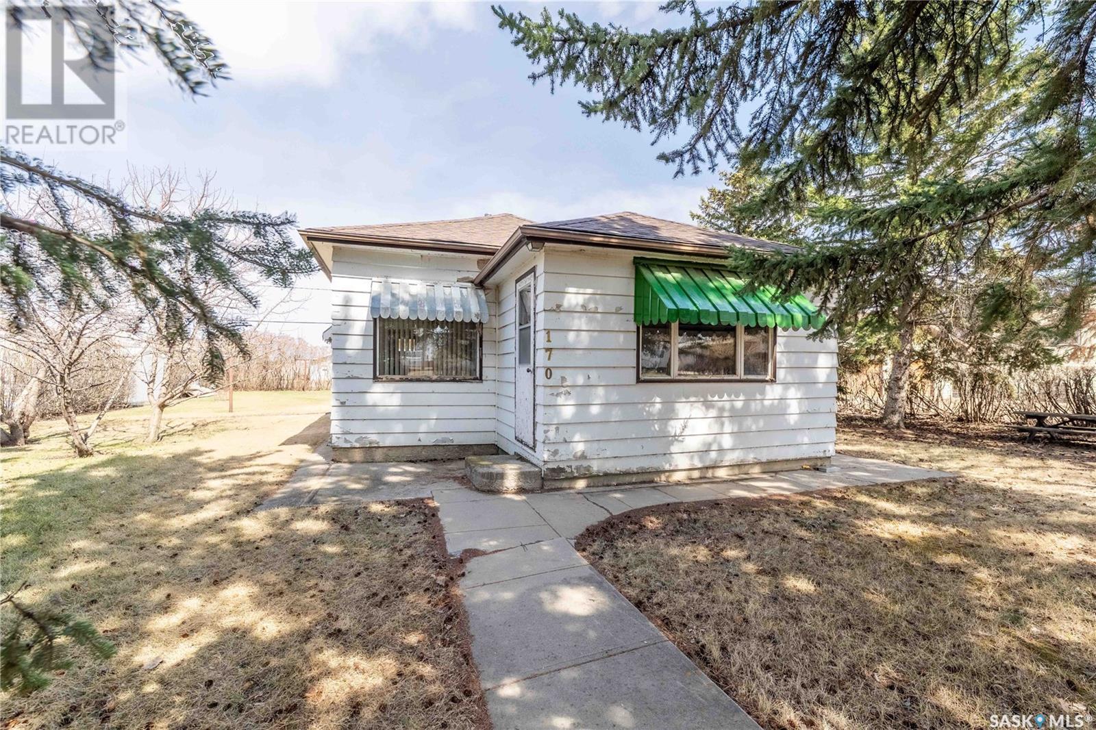170 Oriole Avenue Property Photo 1