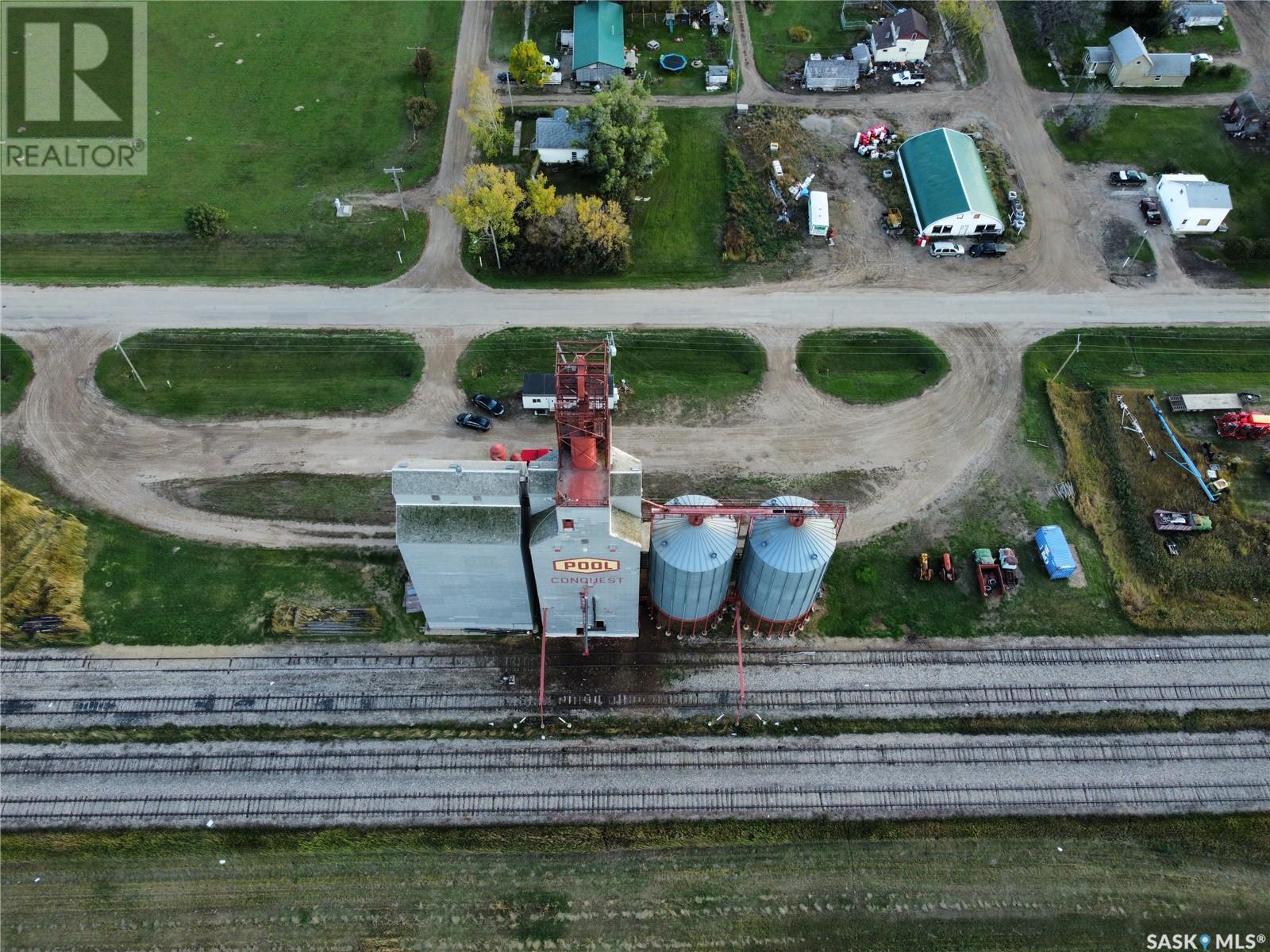 620 Railway Avenue Property Photo 10