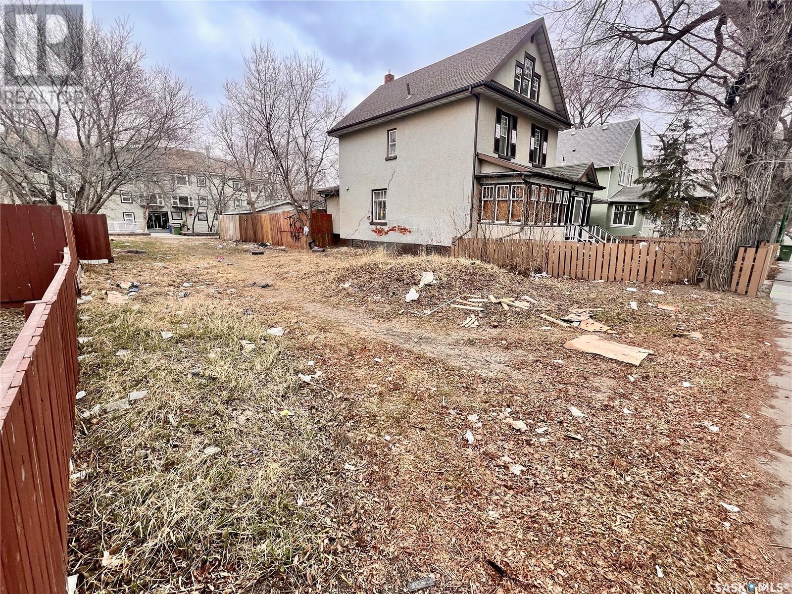 1861 St John Street Property Photo 2