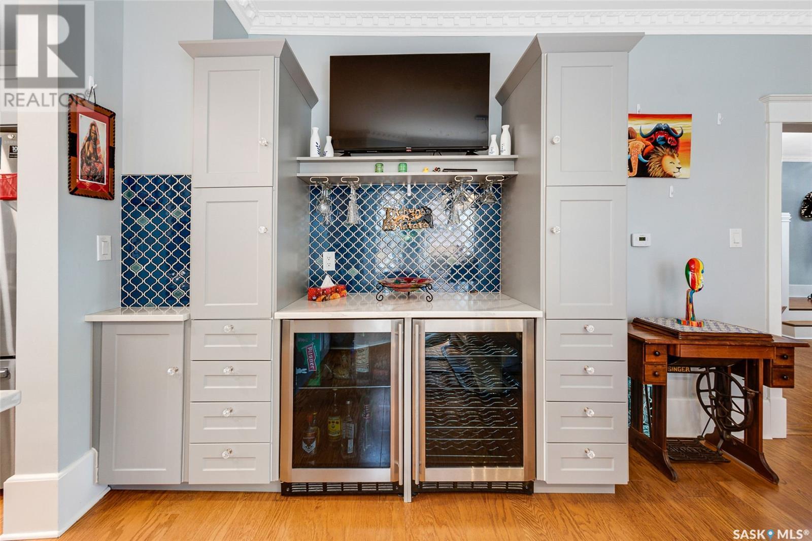 518 12th Street E Property Photo 9