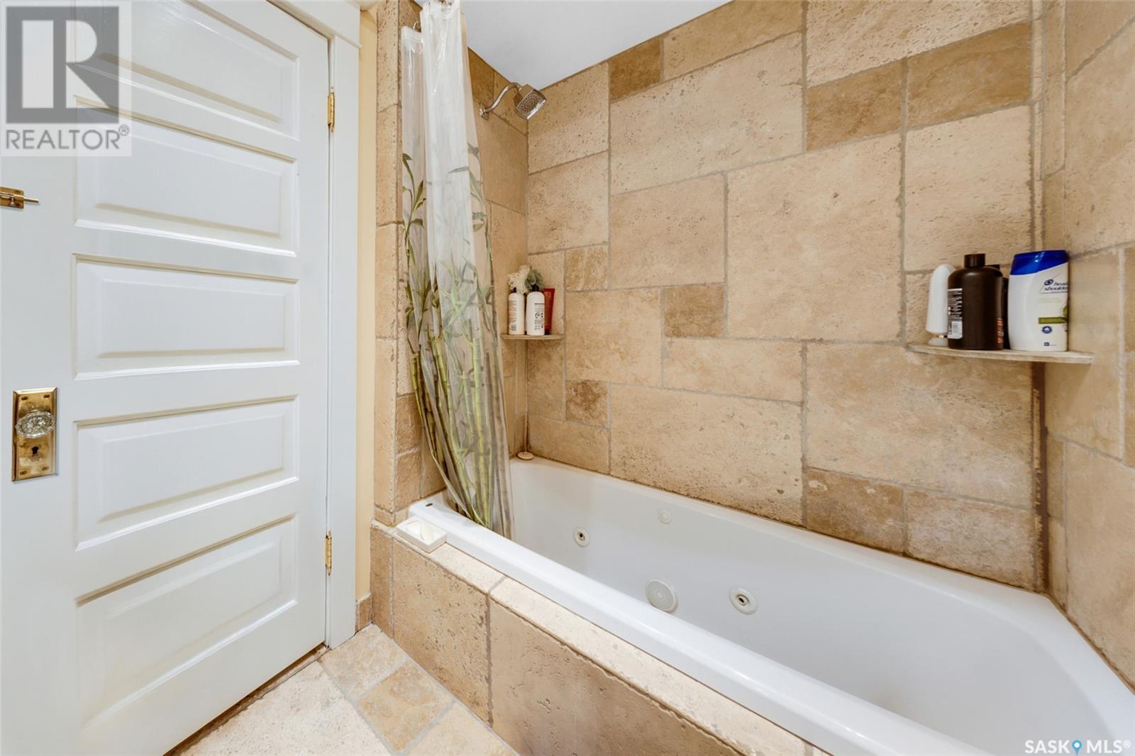 518 12th Street E Property Photo 17