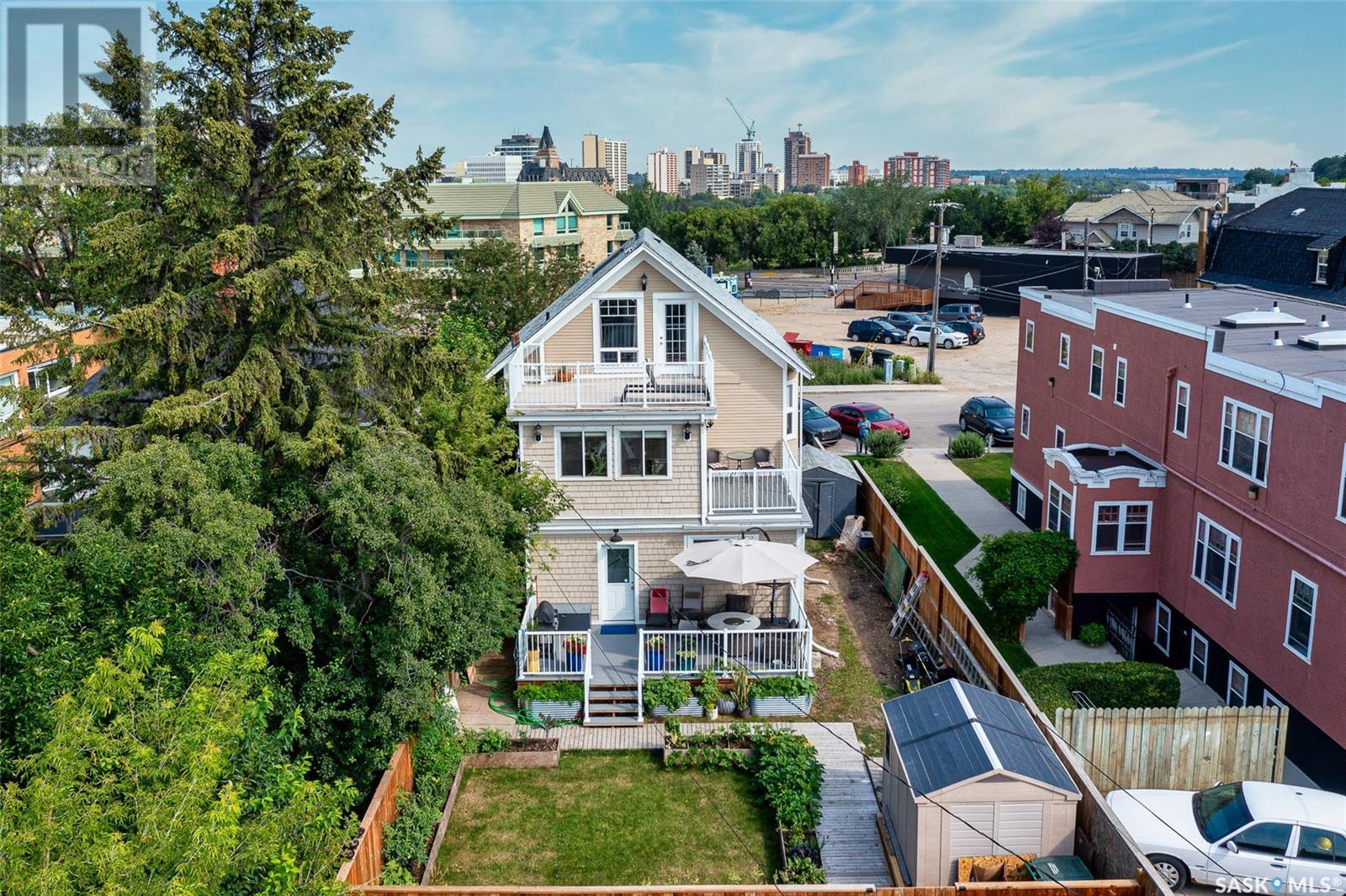 518 12th Street E Property Photo 43