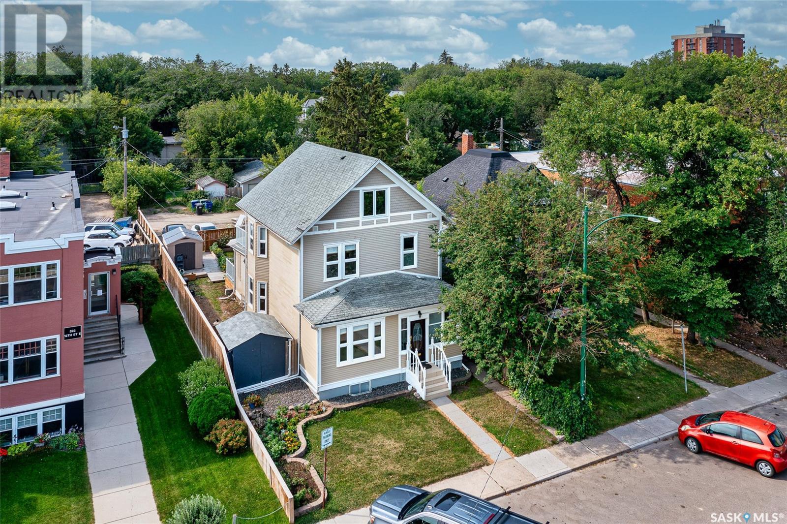 518 12th Street E Property Photo 44