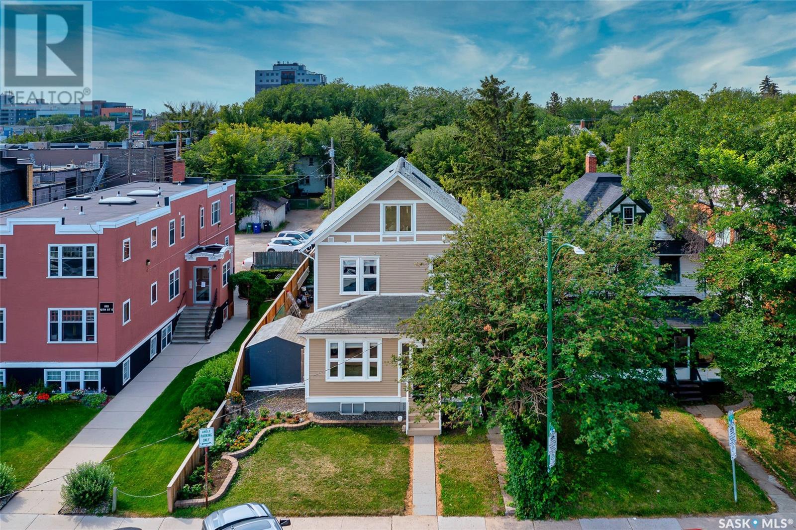 518 12th Street E Property Photo 45
