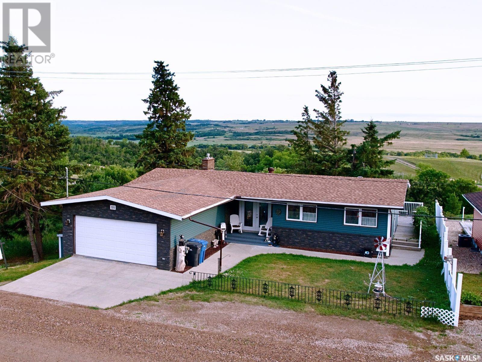 101 Fraser AVENUE Property Photo 1