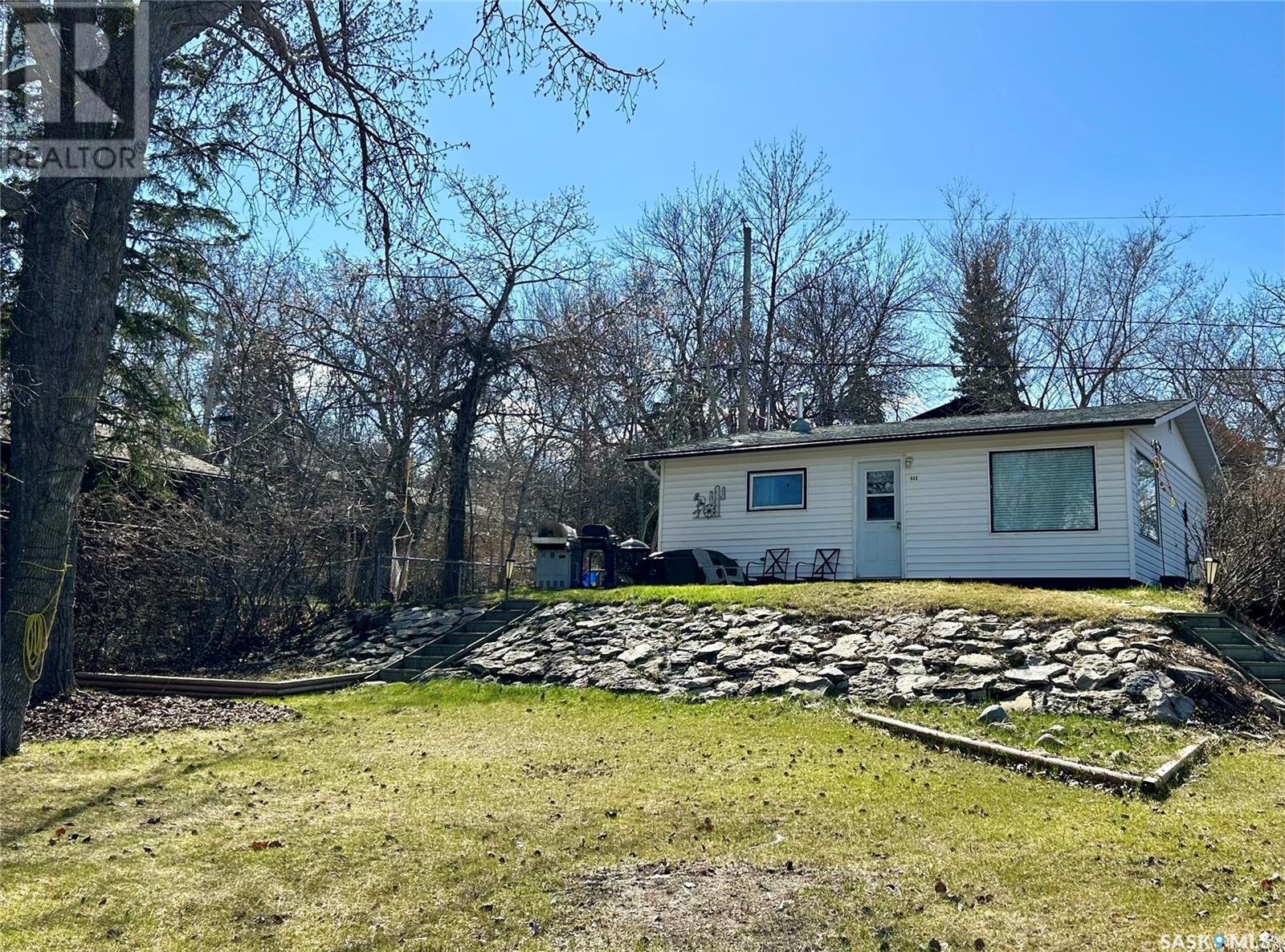 602 16th Street E Property Photo 1